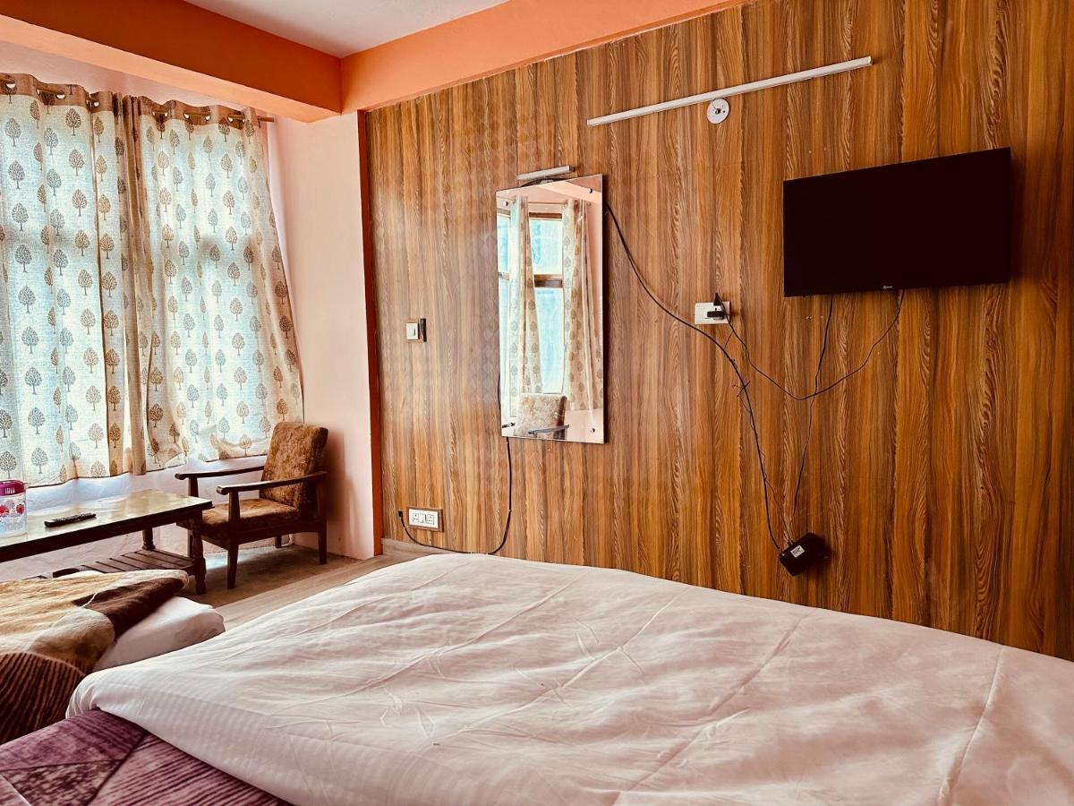 Hotel D Kanchan Manali Eksteriør bilde