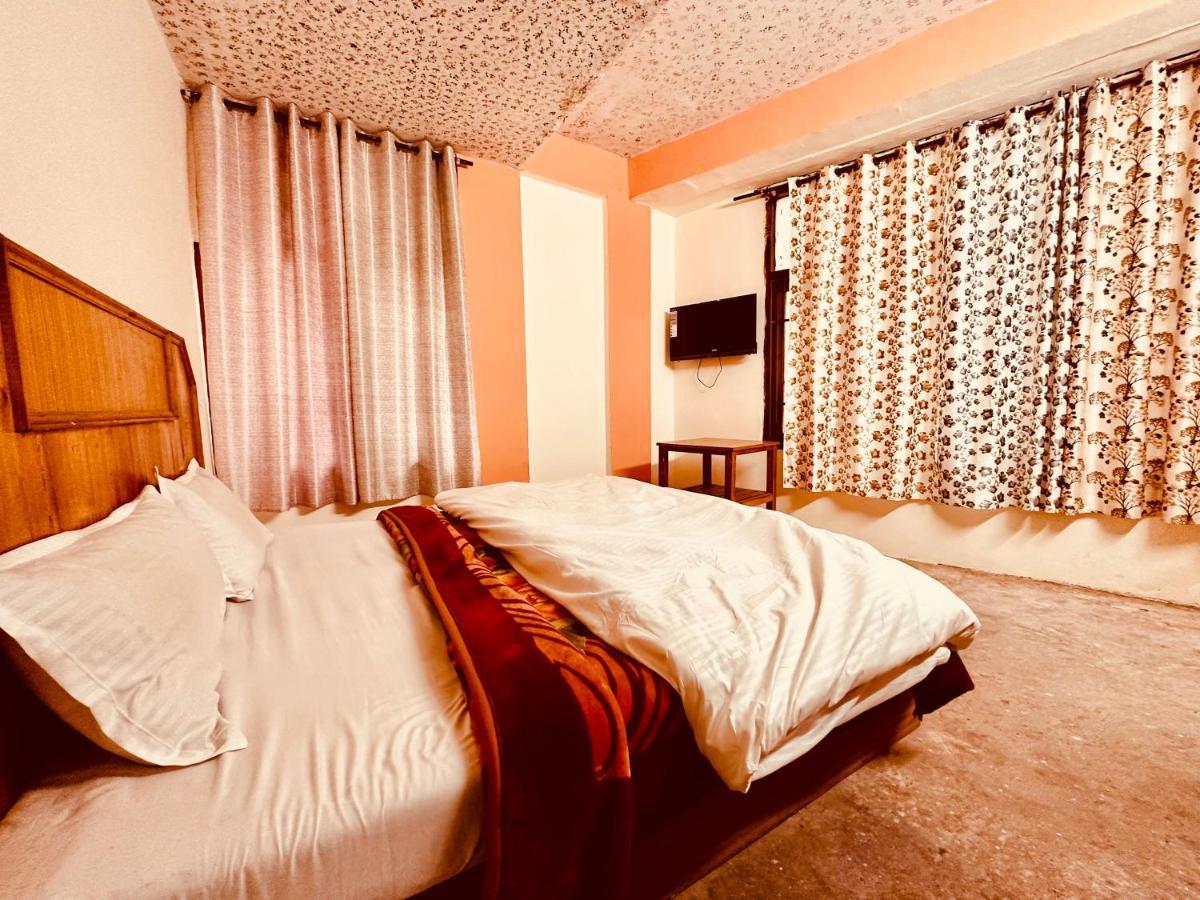 Hotel D Kanchan Manali Eksteriør bilde